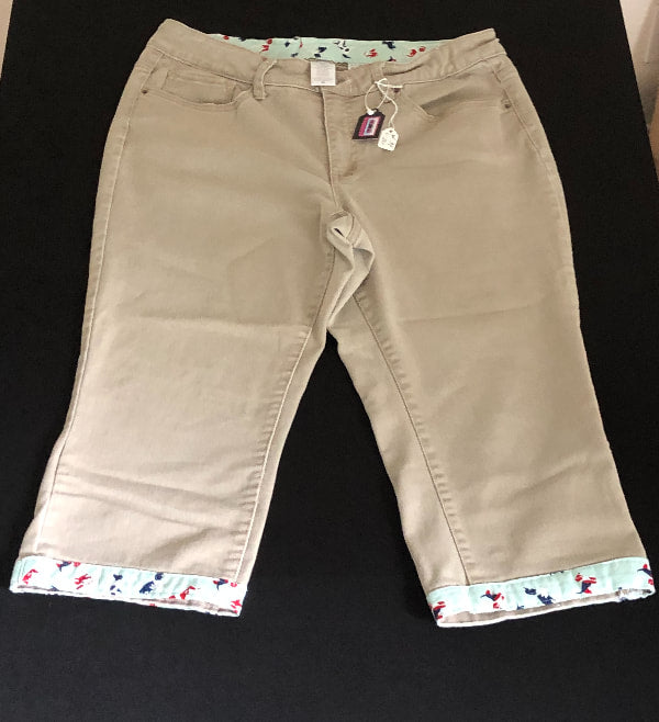 Khaki Dog Capri